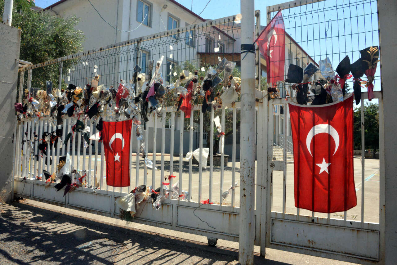 1 öğretmen ve 9 öğrenciye mezar olan okul hakkında yeni karar 4